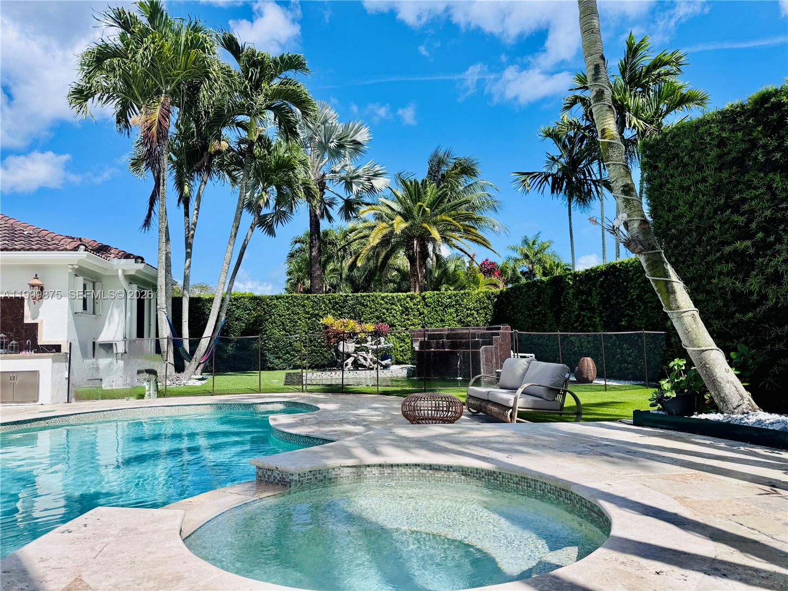 OAK RIDGE FALLS - Residential