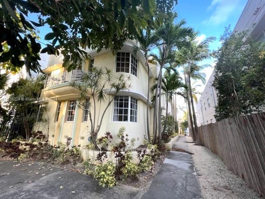 QUIET AND COZY JUNIOR 1 BEDROOM APARTMENT IN THIS WELL MAINTAINED ART DECO BUILDING. UPDATED UNIT WITH CENTRAL AC. GREAT LOCATION, WALKING DISTANCE TO THE BEACH AND THE FLAMINGO PARK.  Easy to show. Available also for rent