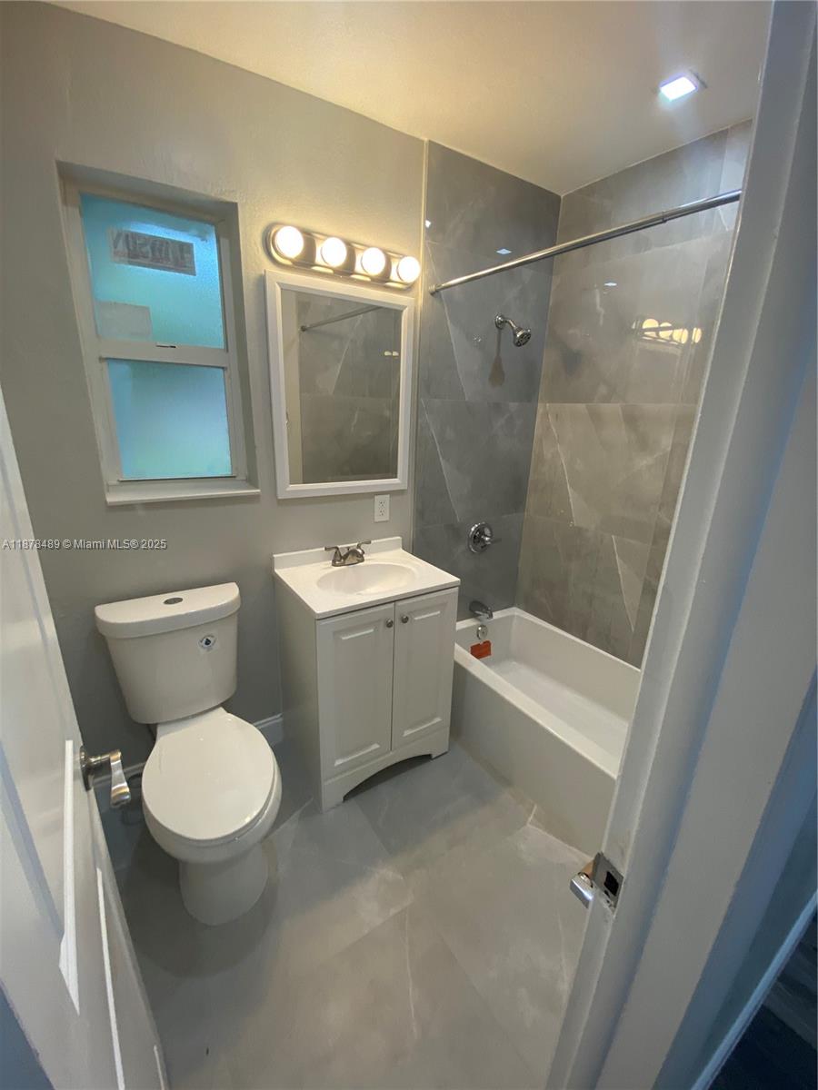 DEERFIELD SHORES - Residential Lease