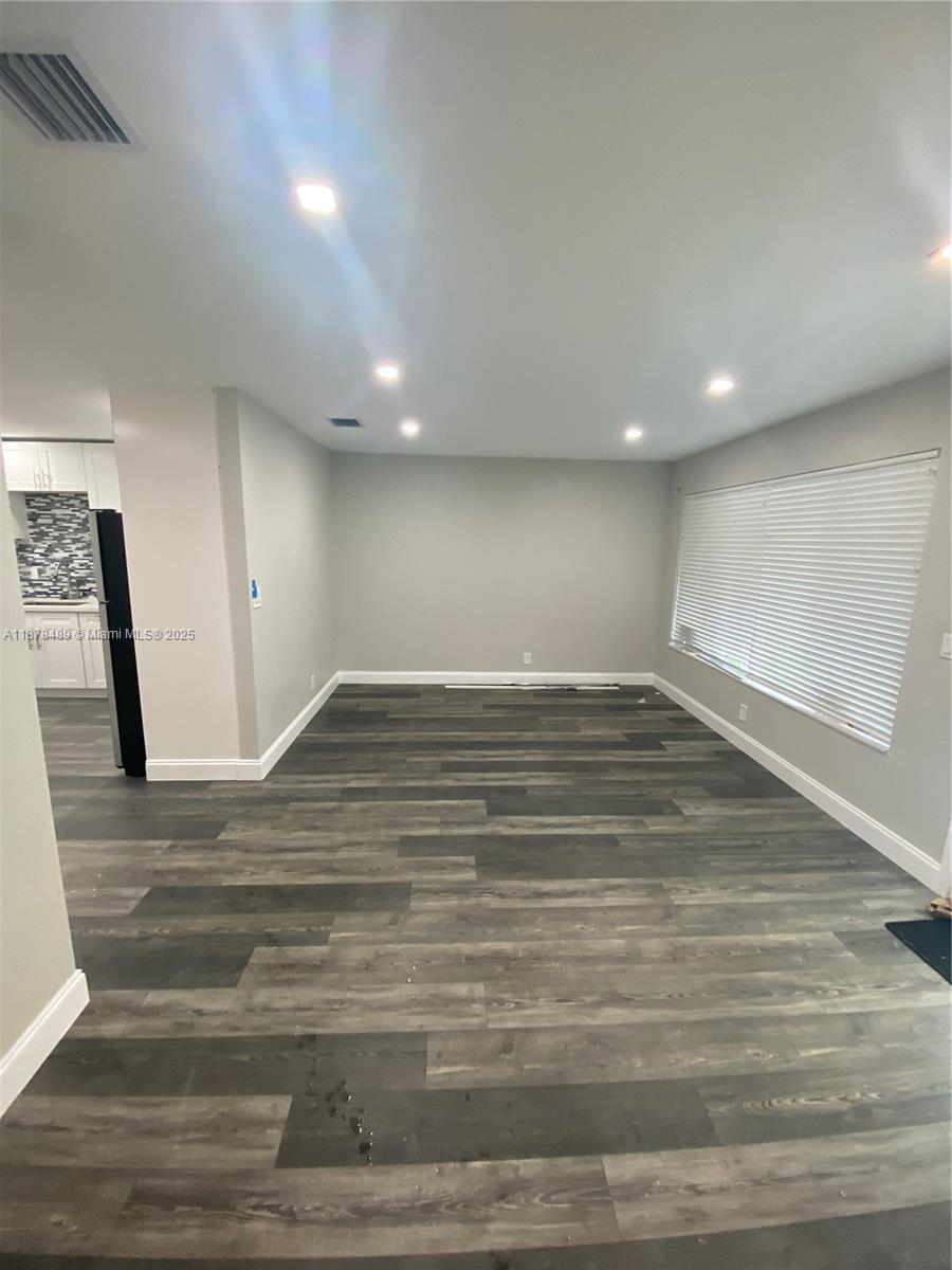 DEERFIELD SHORES - Residential Lease