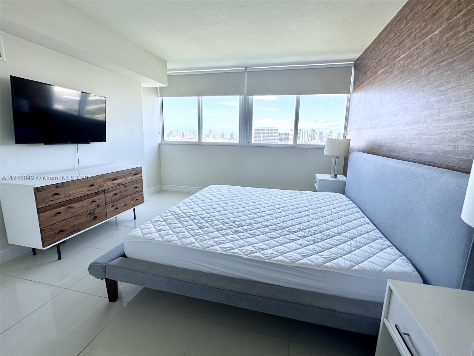 TERRAZAS RIVERPARK VILLAGE - Residential