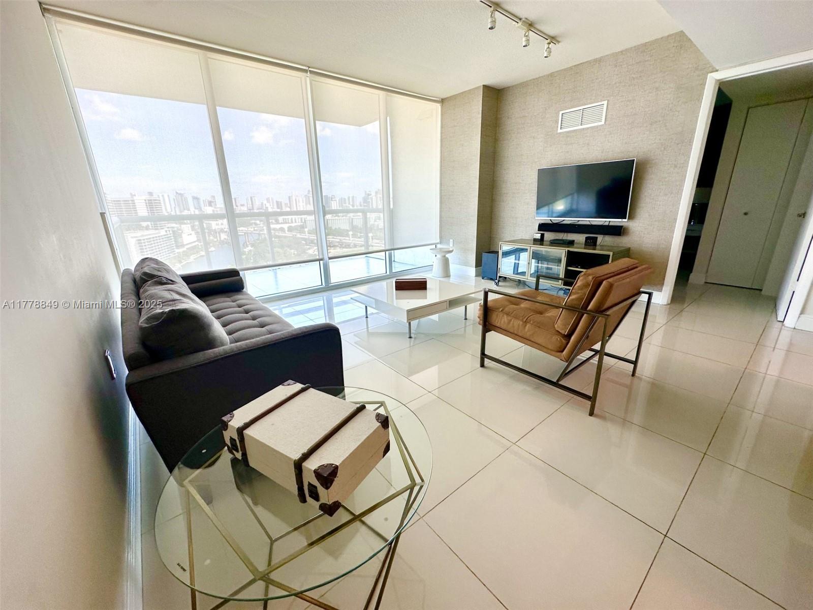 TERRAZAS RIVERPARK VILLAGE - Residential