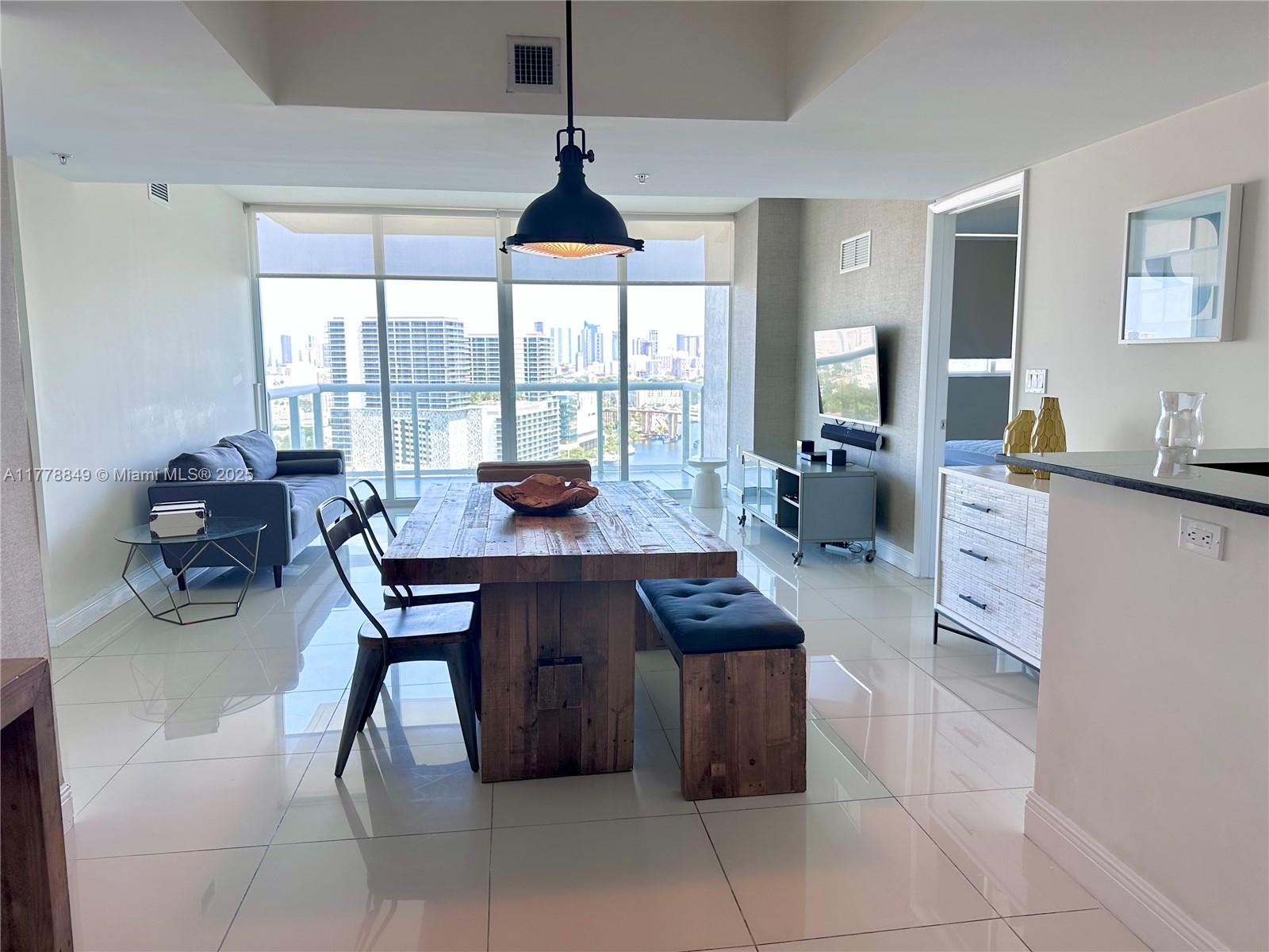 TERRAZAS RIVERPARK VILLAGE - Residential