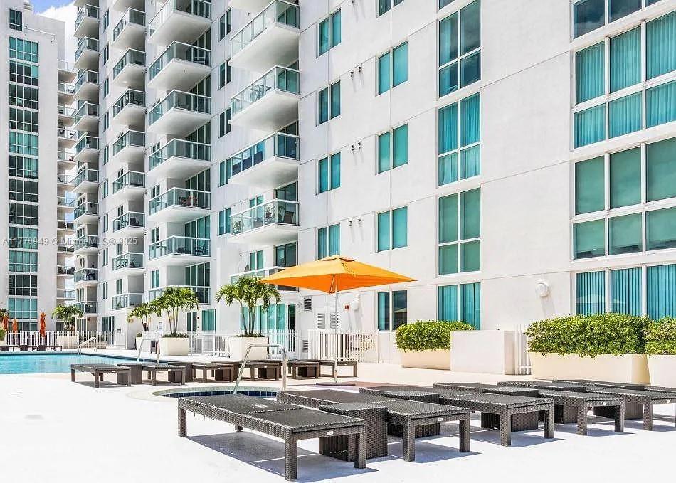 TERRAZAS RIVERPARK VILLAGE - Residential