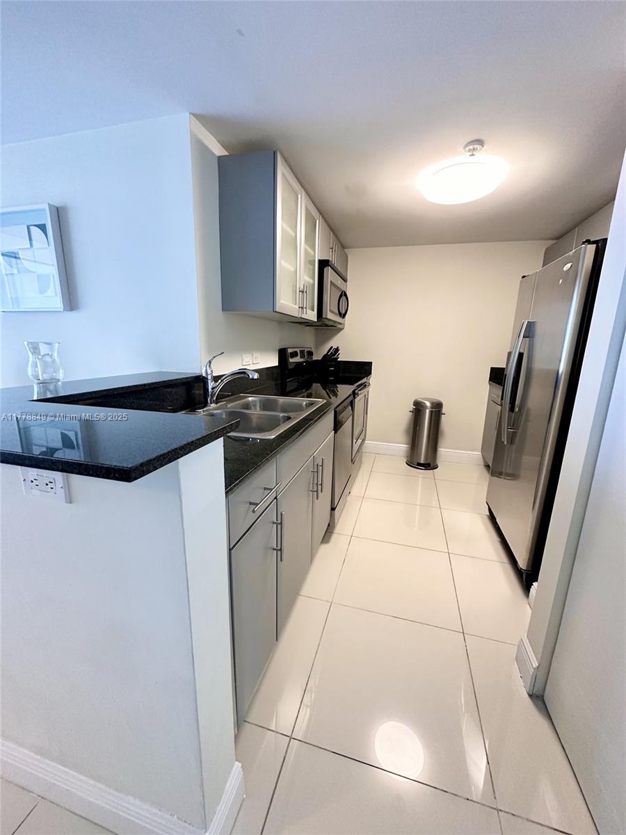 TERRAZAS RIVERPARK VILLAGE - Residential