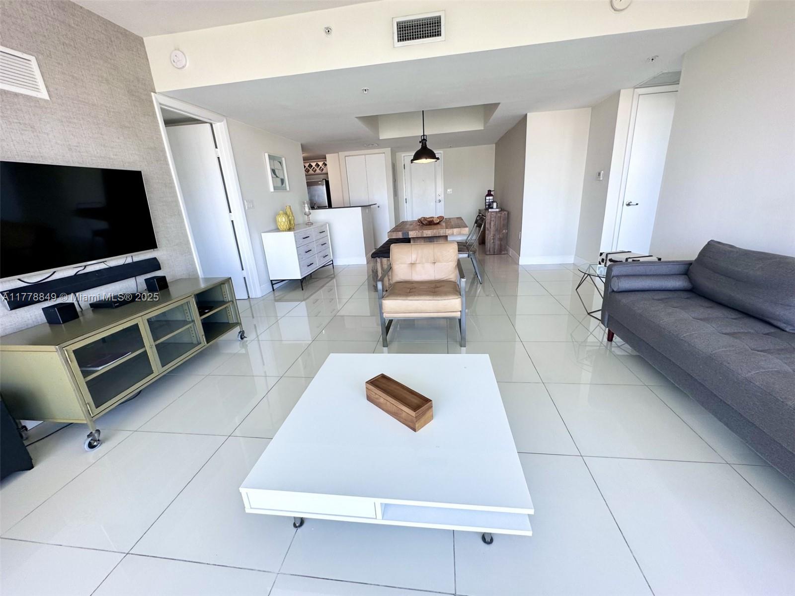 TERRAZAS RIVERPARK VILLAGE - Residential