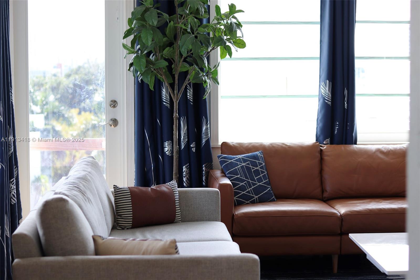 APOLLO CONDO - Residential