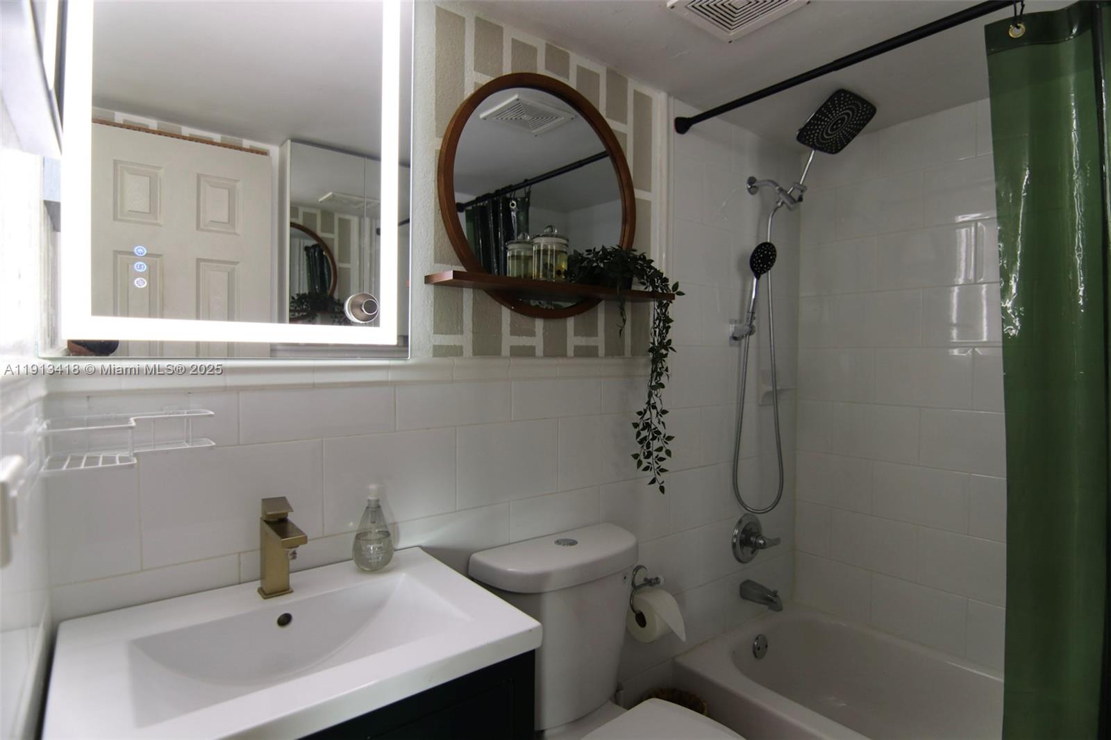 APOLLO CONDO - Residential