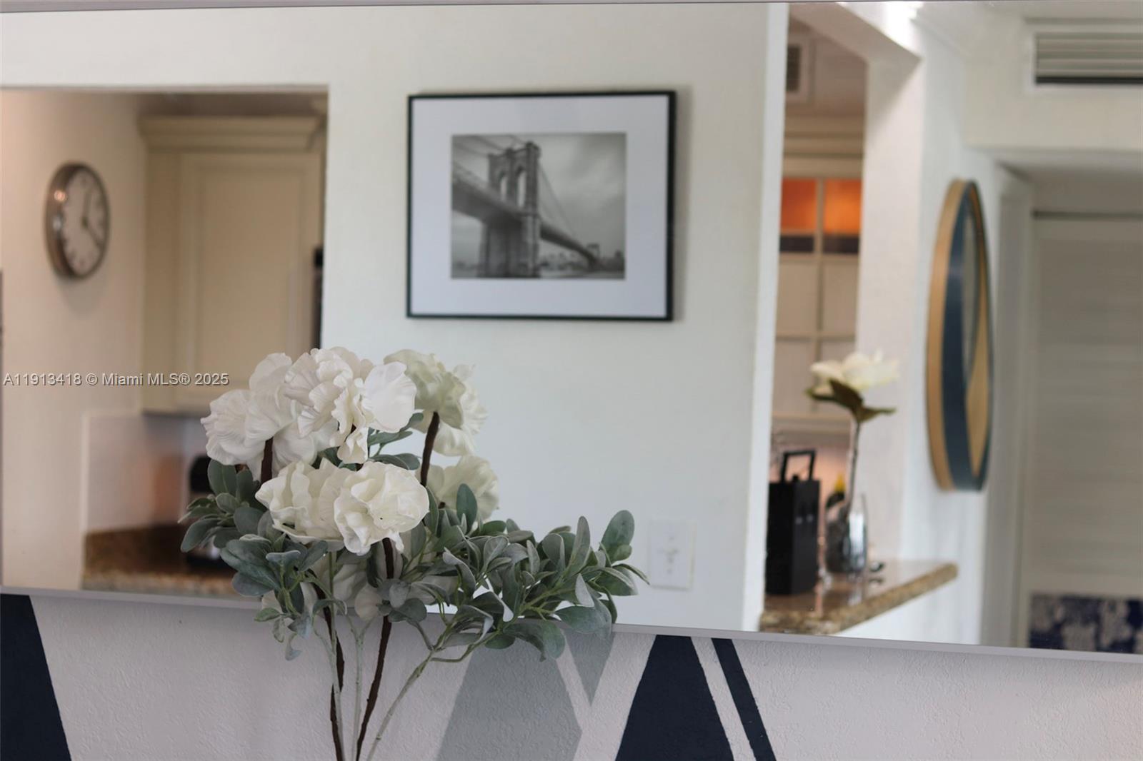 APOLLO CONDO - Residential