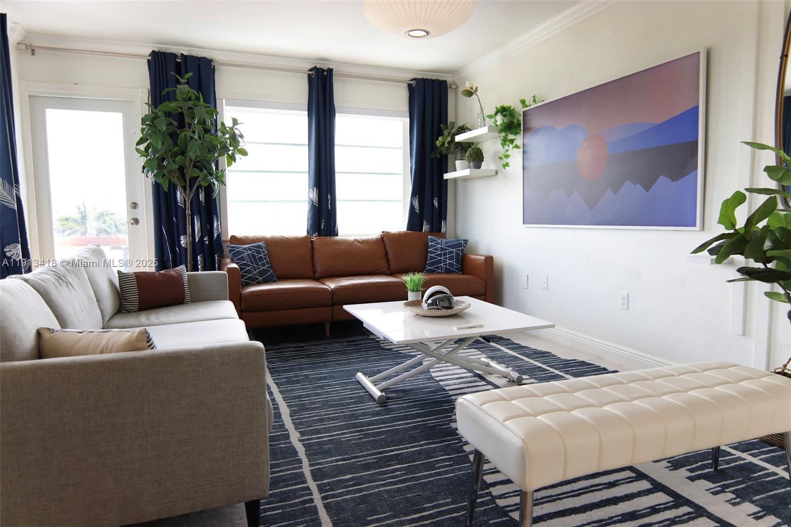 APOLLO CONDO - Residential