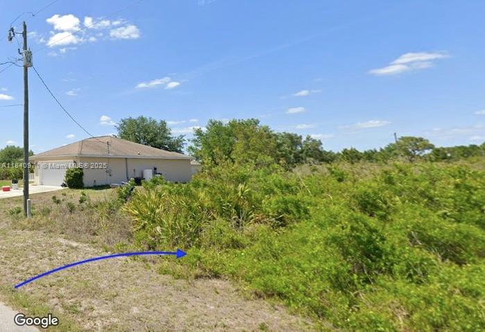 Motivated Seller!
Bundle this lot with nearby MLS# A11840994 for a great deal!
Build your dream home or invest smartly—0.25-acre vacant residential lot in Lehigh Acres, located in a quiet, fast-growing neighborhood. Just minutes from Publix, Walmart, Starbucks, Fire Station #106, and more. Easy access to I-75 (8 mi), Hwy 80 (3.5 mi), and Fort Myers beaches (25 mi).
Priced to sell—don’t miss out!