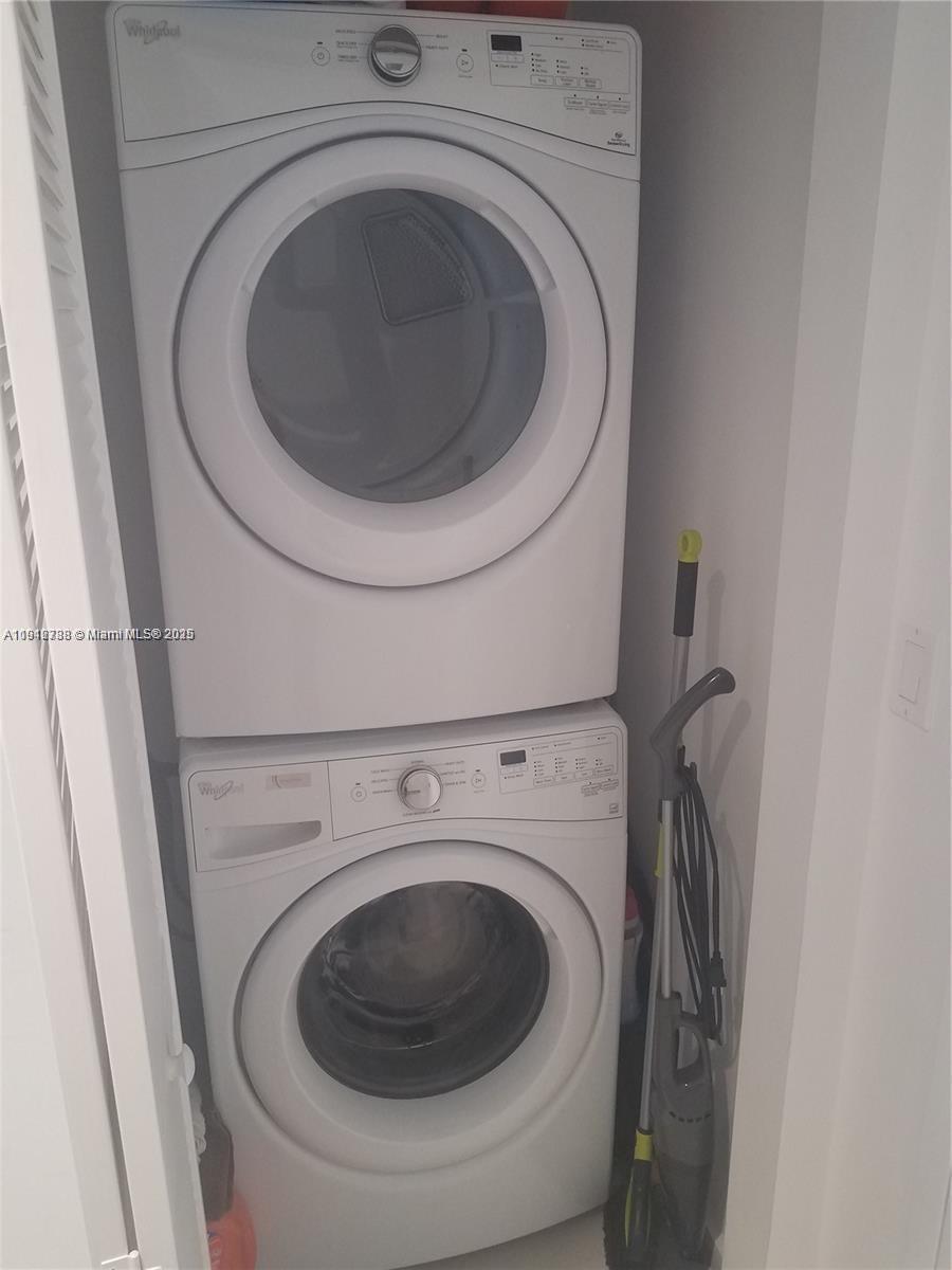 5252 PASEO CONDO - Residential