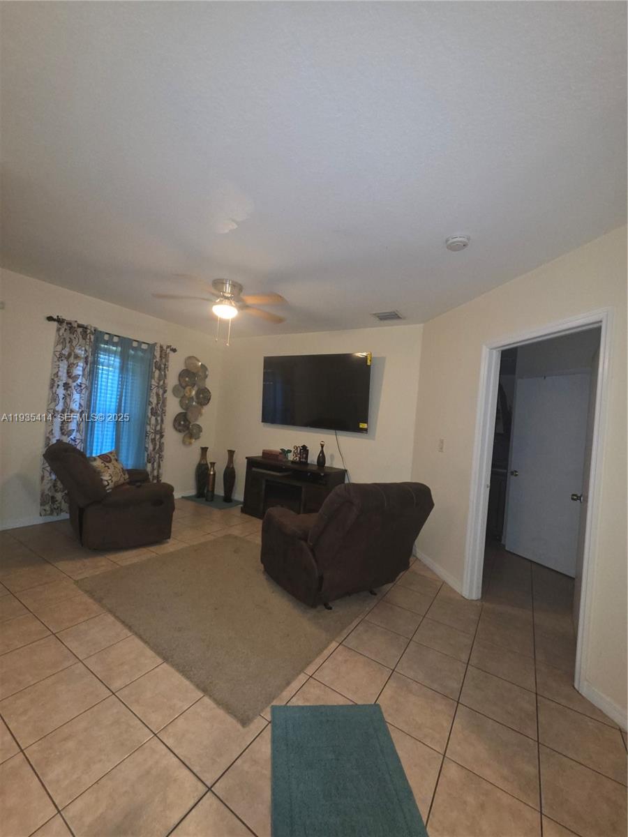 WINSOR MANOR 2ND ADDN - Residential