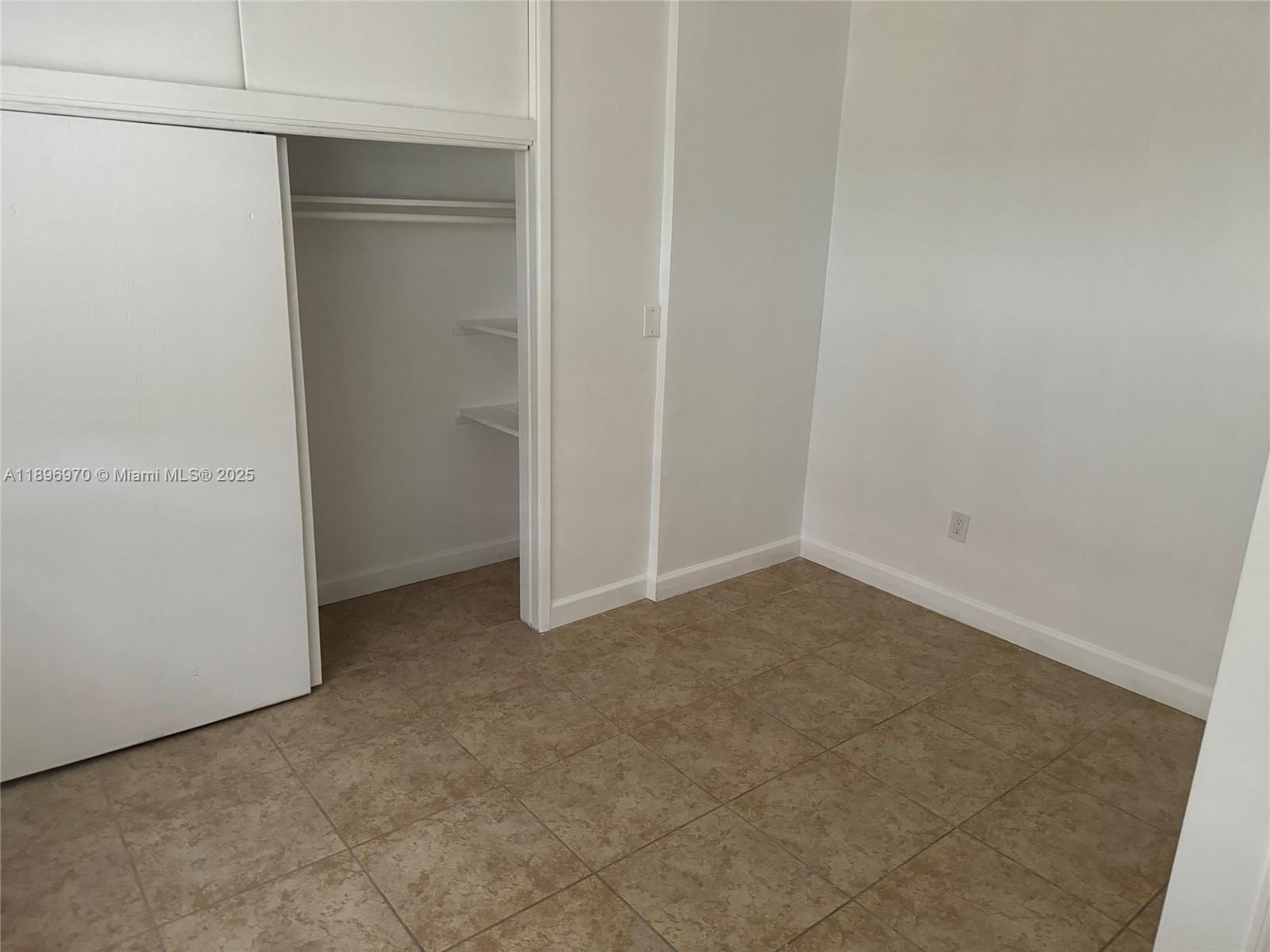 HOLLYWOOD - Residential Lease
