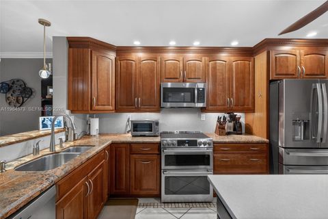 Tiny photo for 1860 Sweetbay Way, Hollywood, FL 33019 (MLS # A11984573)