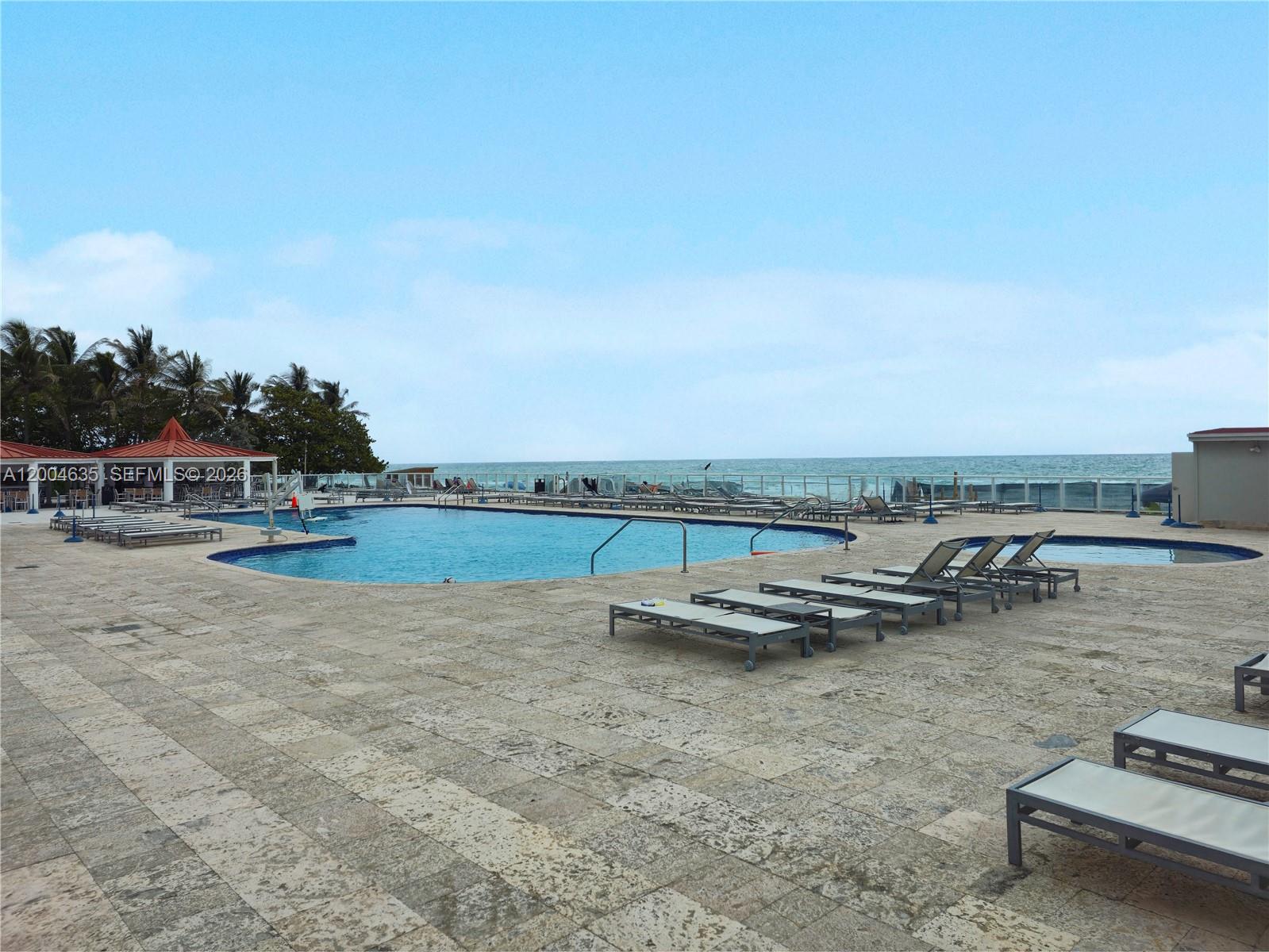 THE AVENTURA BEACH CLUB C - Residential