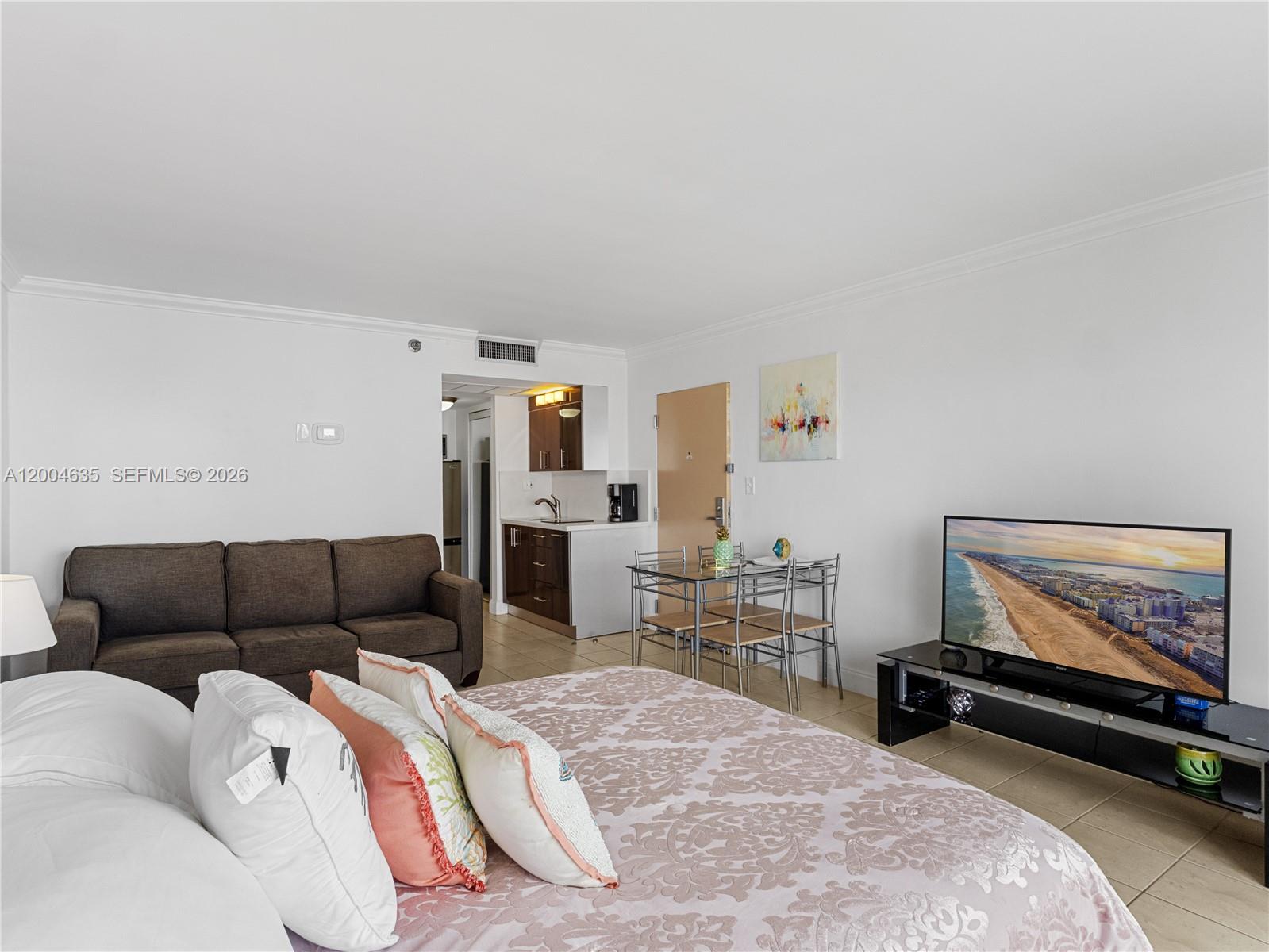 THE AVENTURA BEACH CLUB C - Residential