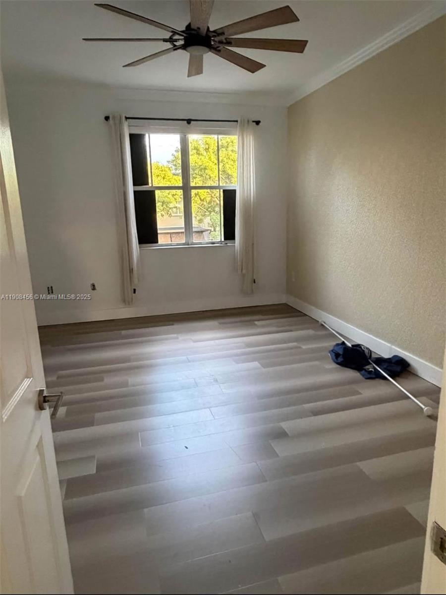 AB AT TAMIAMI TRAIL PHASE - Residential Lease