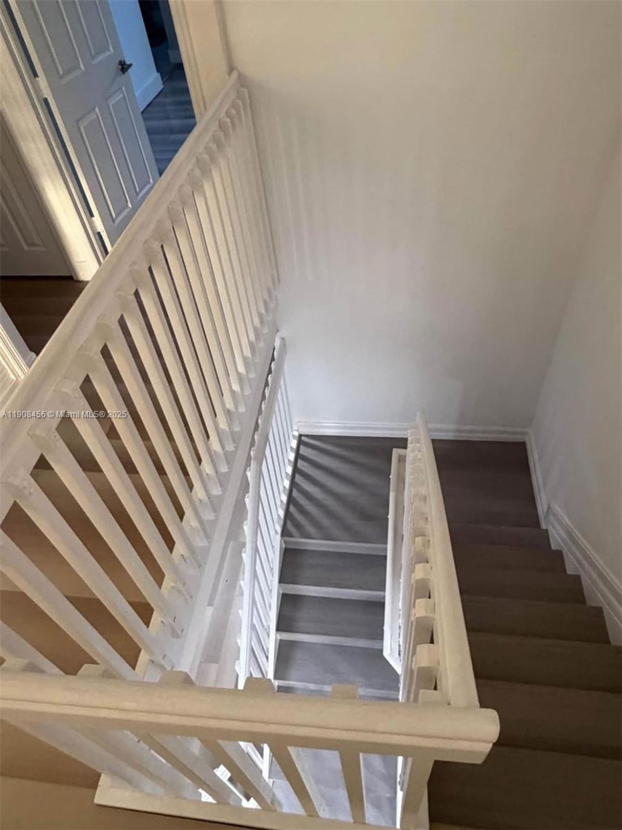 AB AT TAMIAMI TRAIL PHASE - Residential Lease