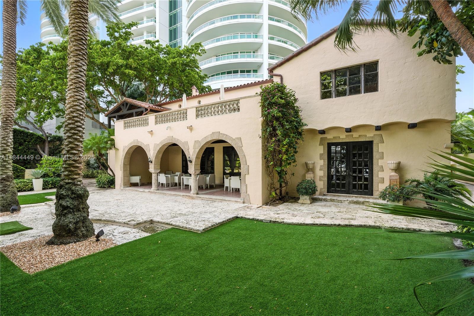 SANTA MARIA CONDO - Residential