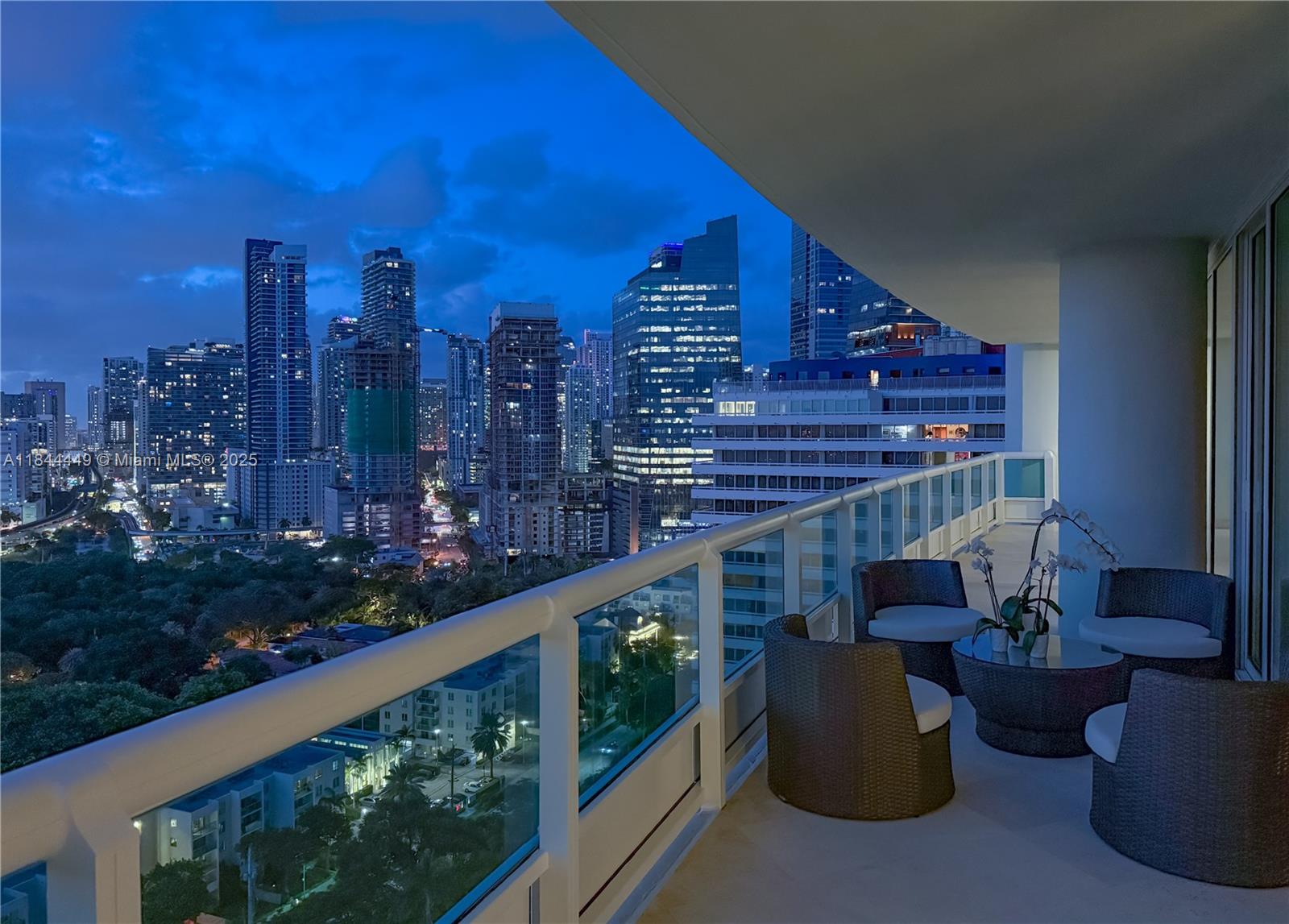 1643 Brickell Ave 2506