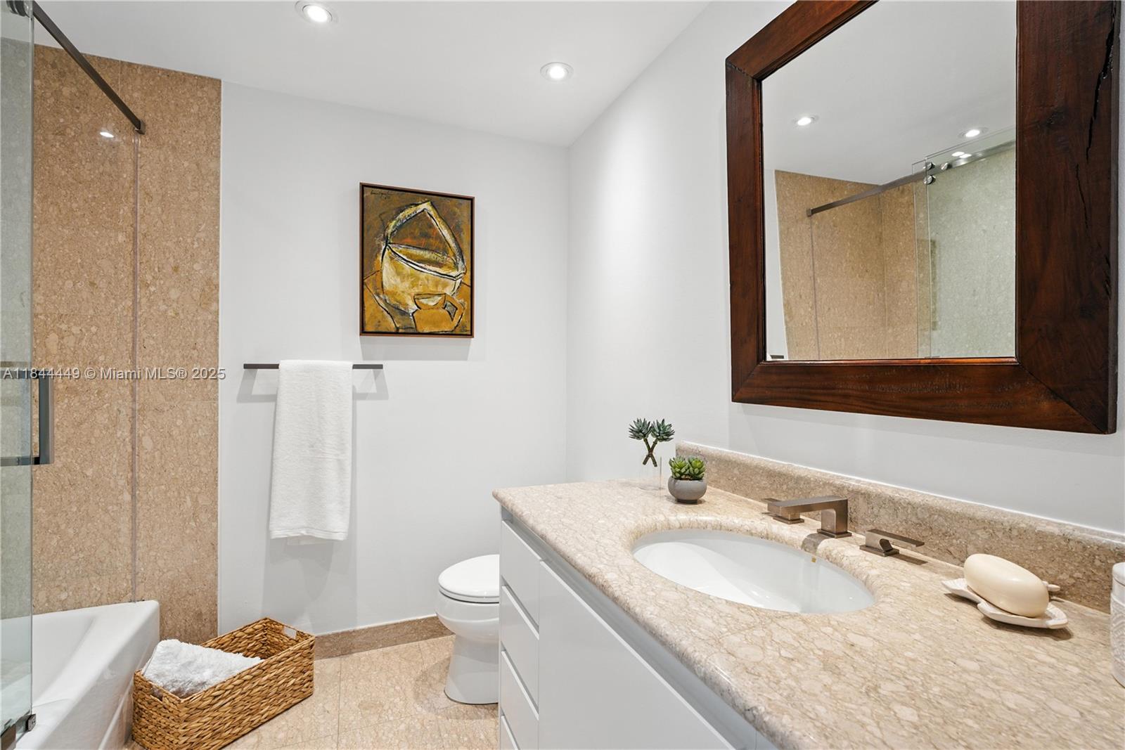 SANTA MARIA CONDO - Residential