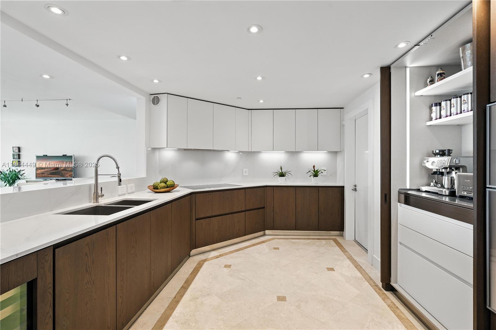 1643 Brickell Ave 2506