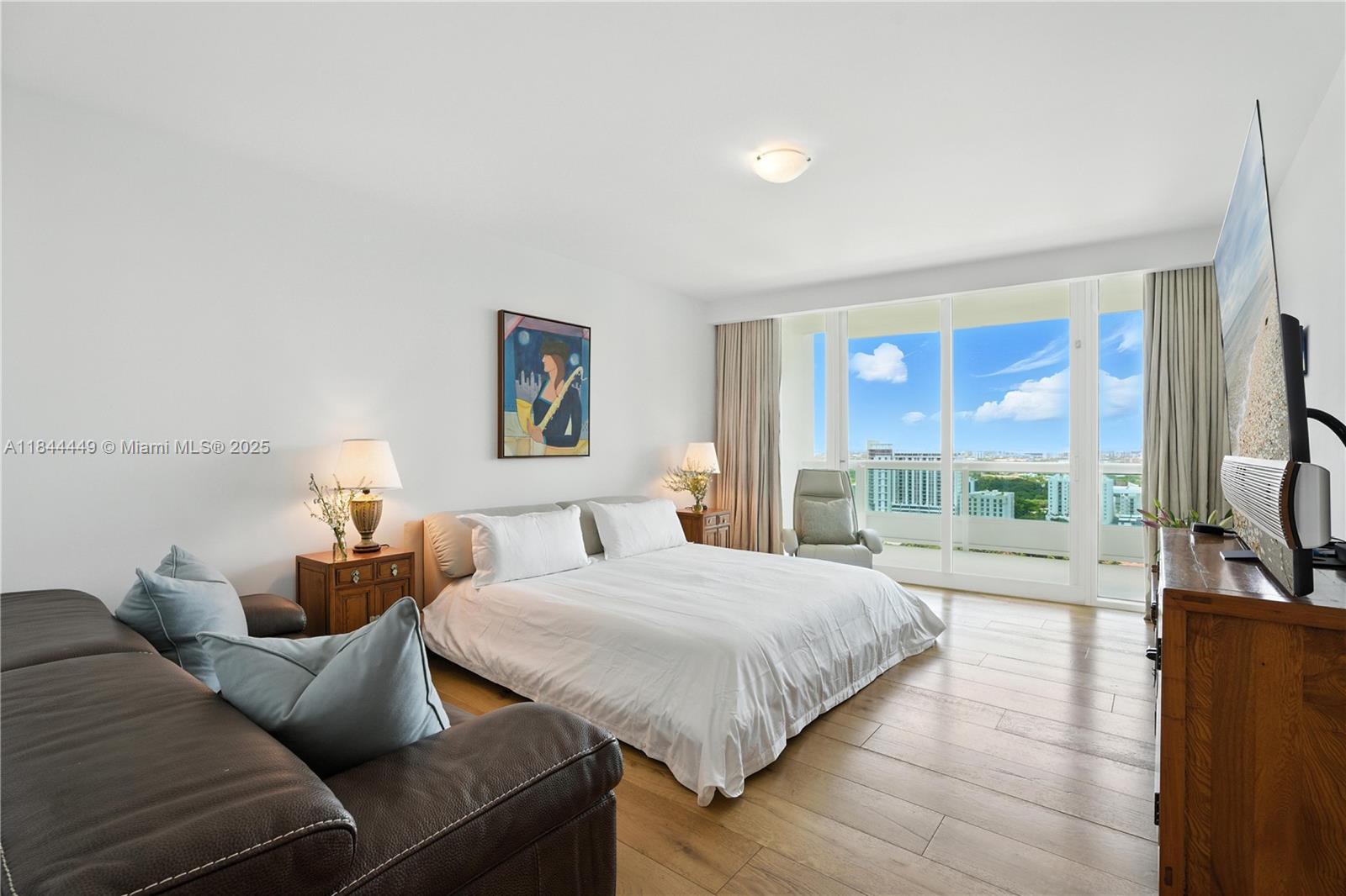 SANTA MARIA CONDO - Residential