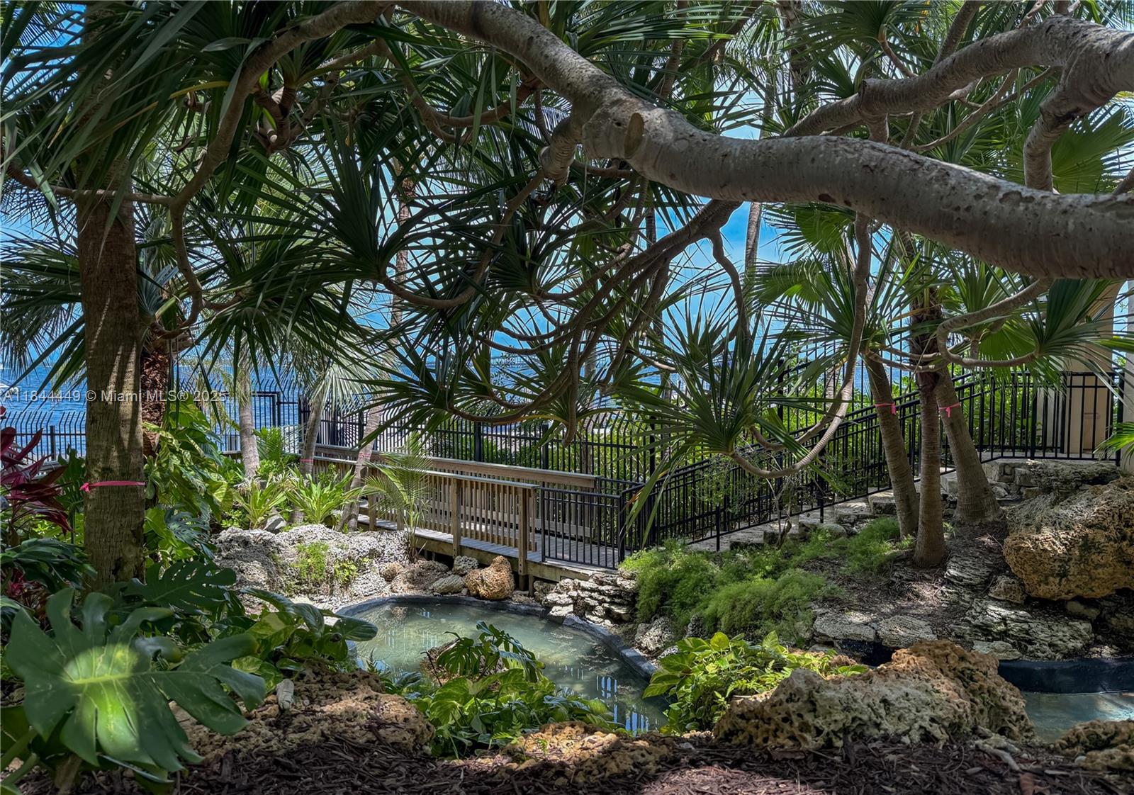 SANTA MARIA CONDO - Residential