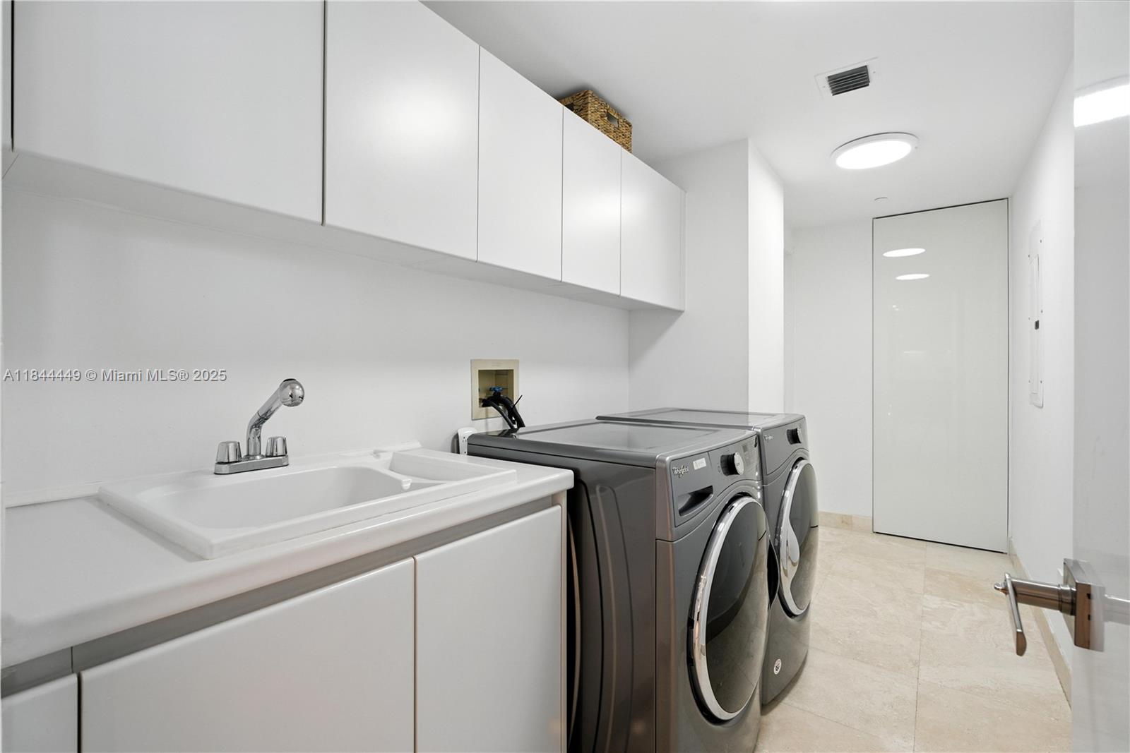 SANTA MARIA CONDO - Residential