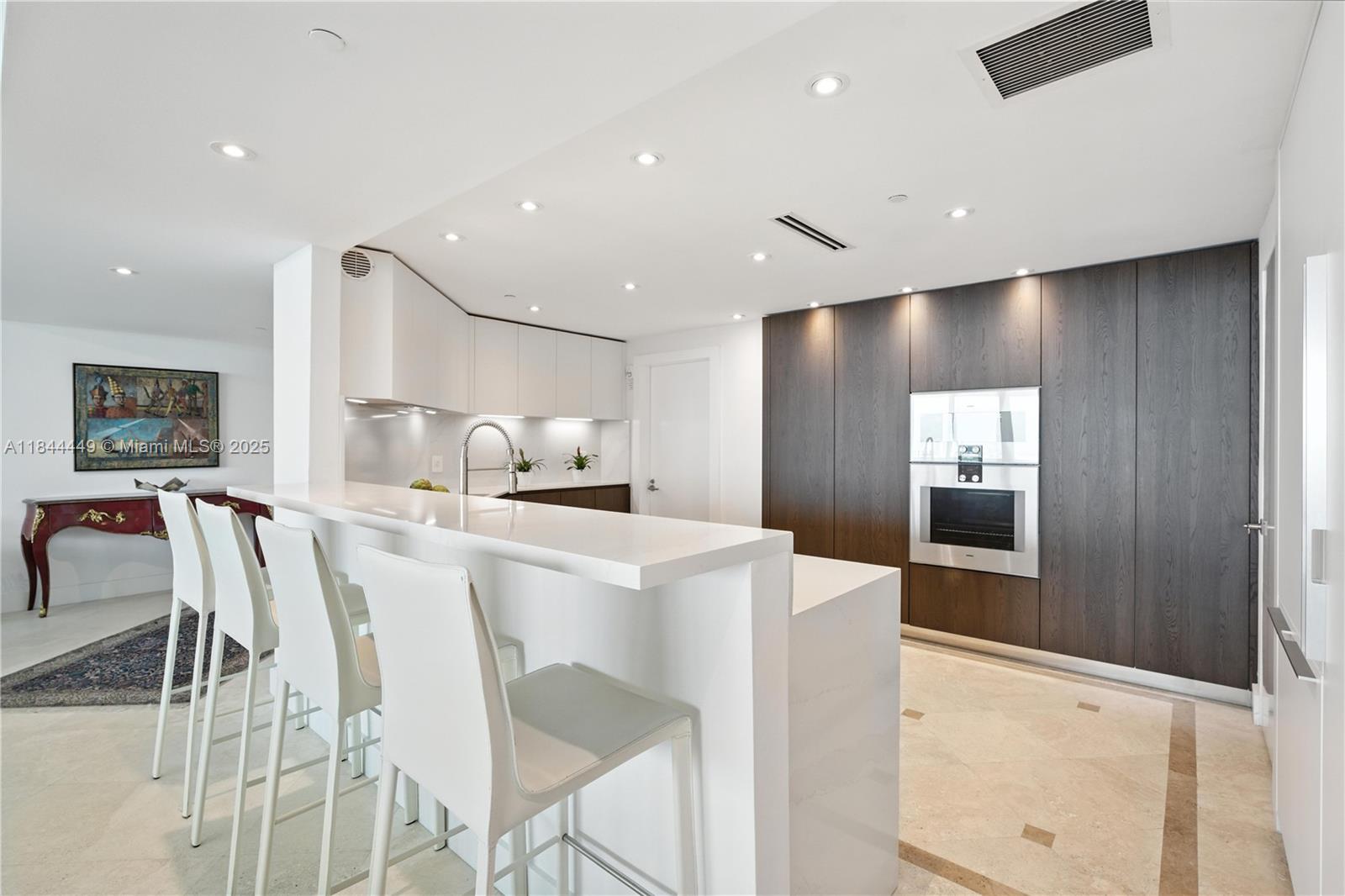 1643 Brickell Ave 2506