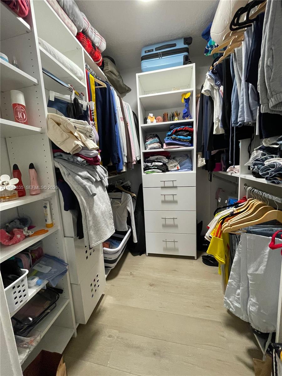 GUILDFORD CONDO - Residential