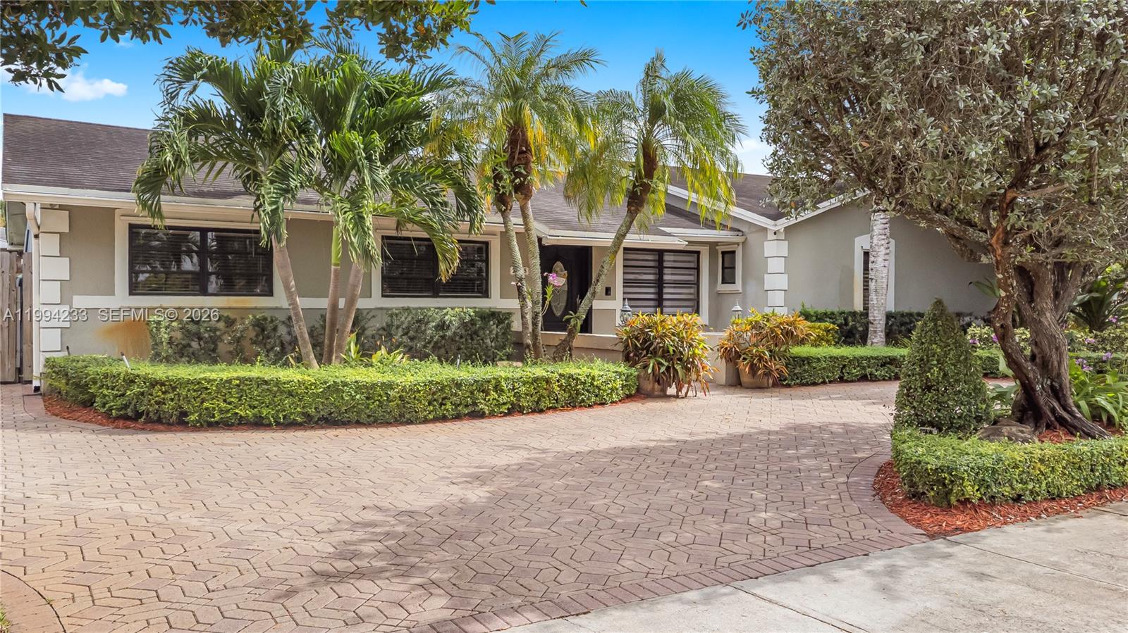 APACHE SUB - Residential Lease