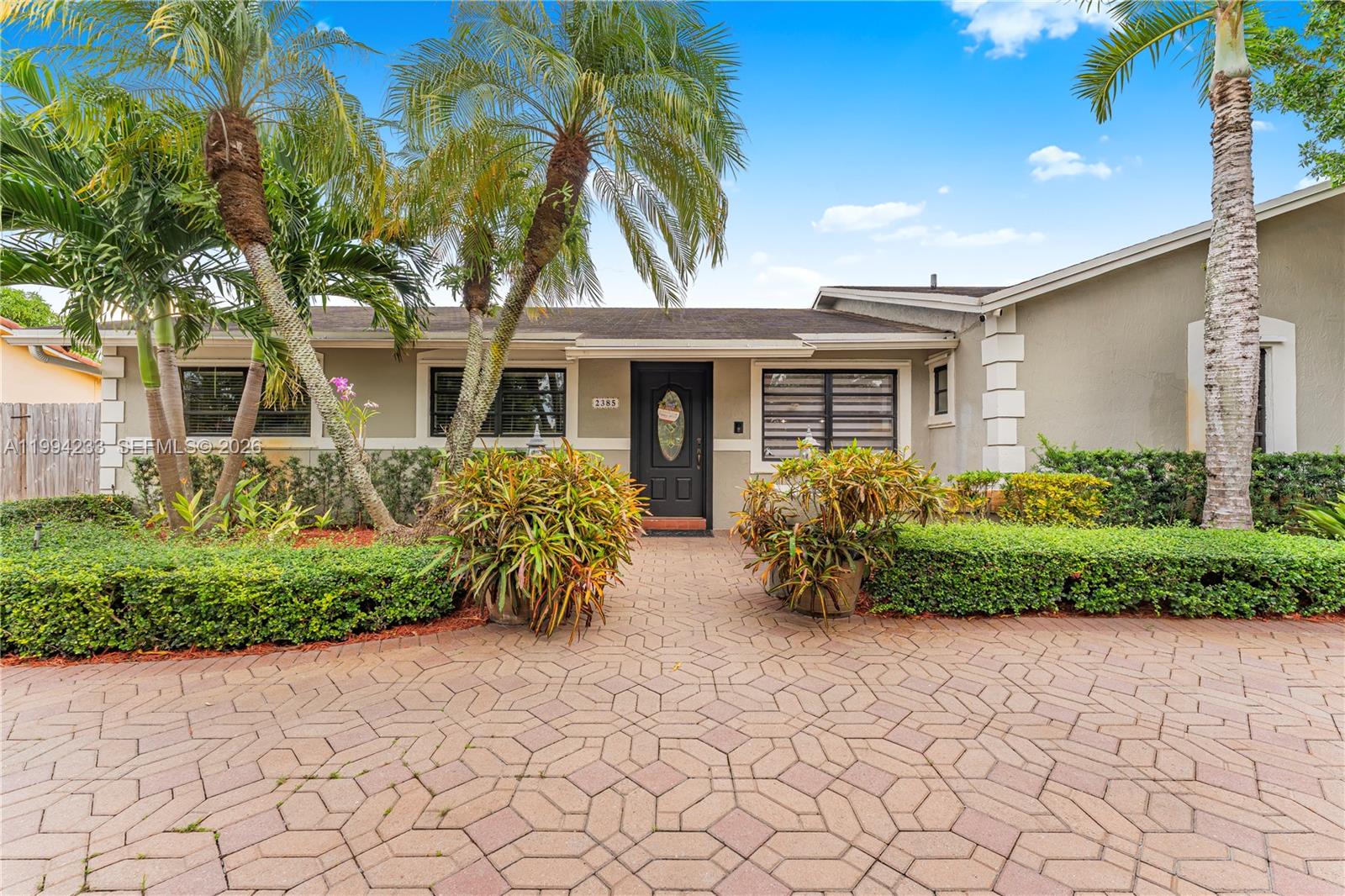 APACHE SUB - Residential Lease