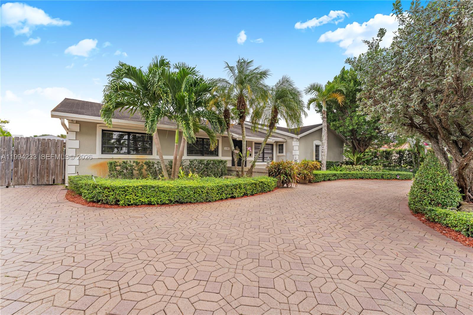 APACHE SUB - Residential Lease