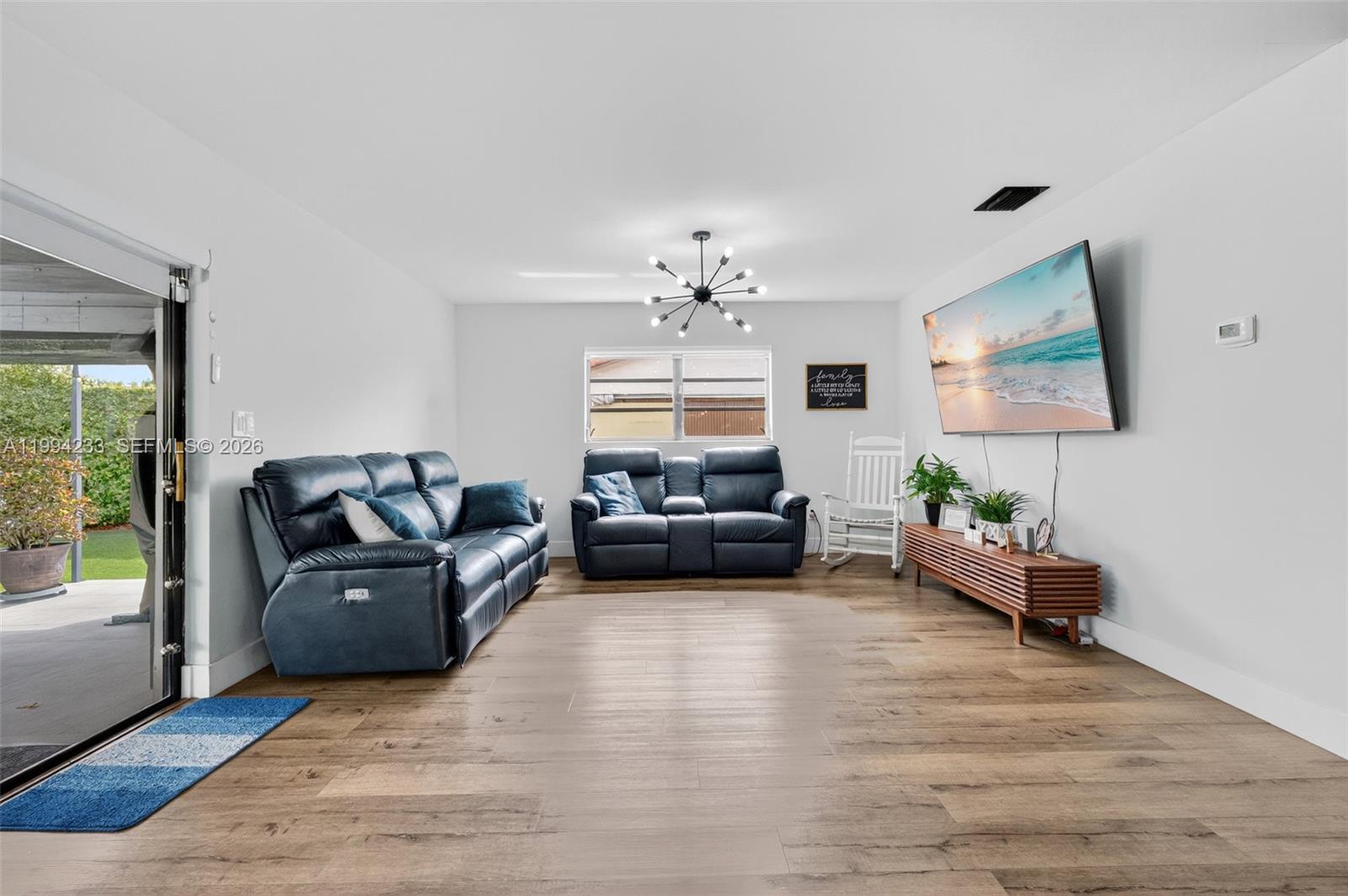 APACHE SUB - Residential Lease