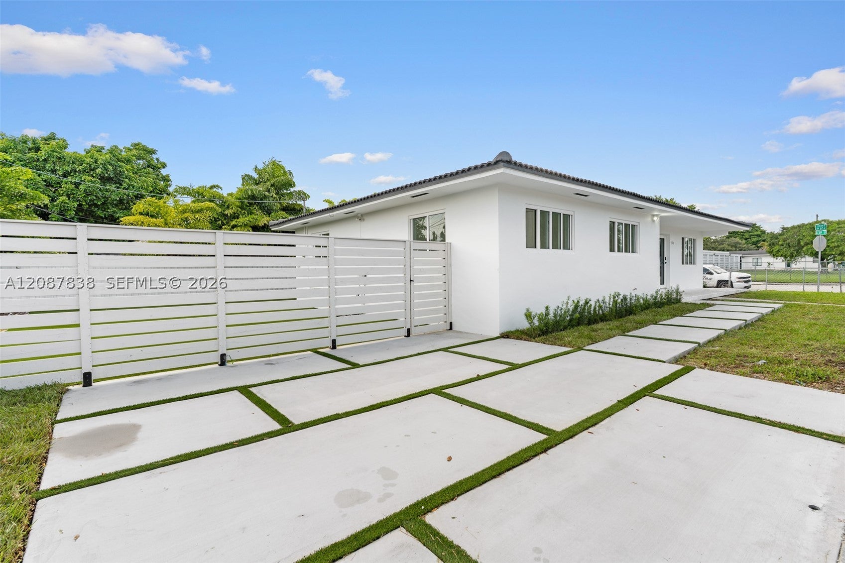 3900 SW 67th Ave