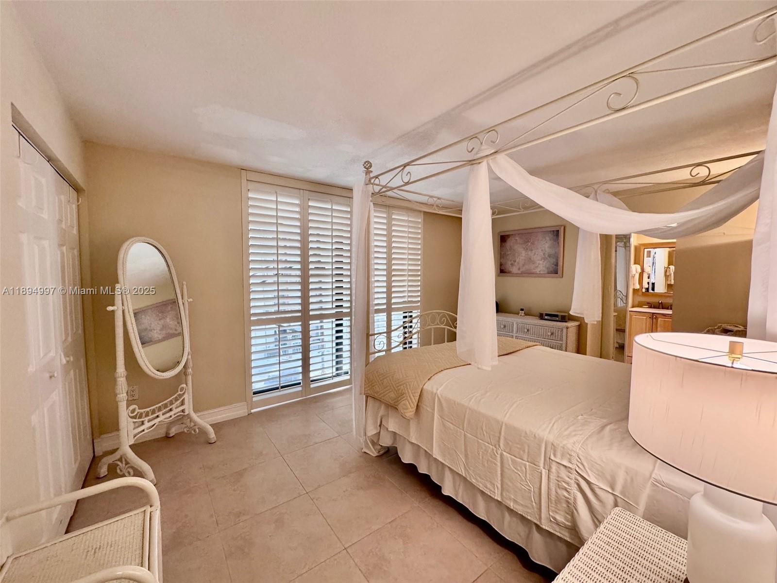 LE TRIANON CONDO - Residential Lease