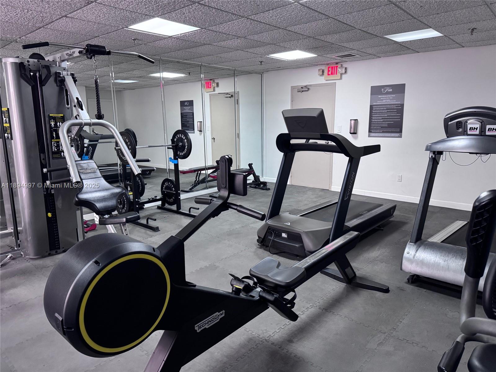 LE TRIANON CONDO - Residential Lease