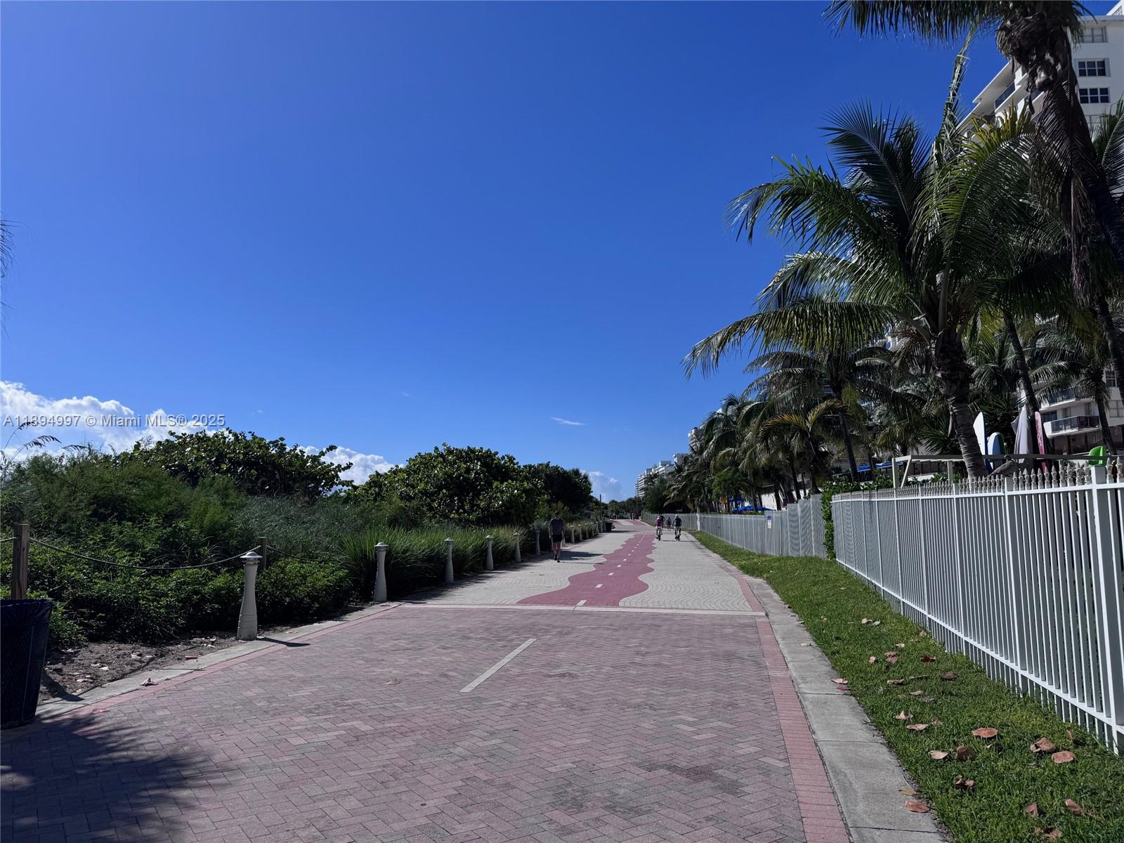 LE TRIANON CONDO - Residential Lease