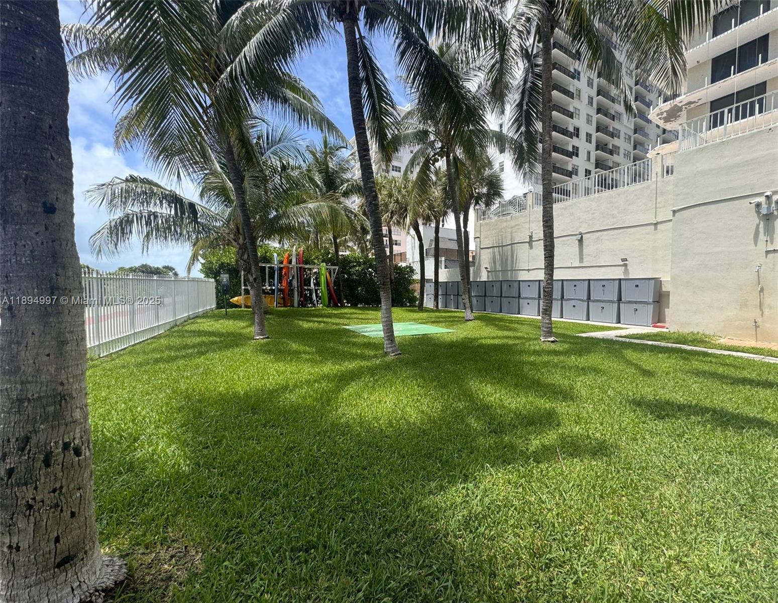 LE TRIANON CONDO - Residential Lease