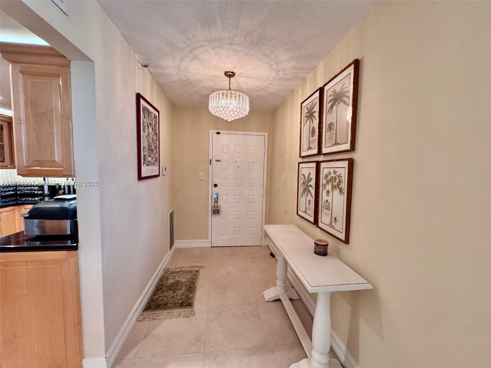 LE TRIANON CONDO - Residential Lease