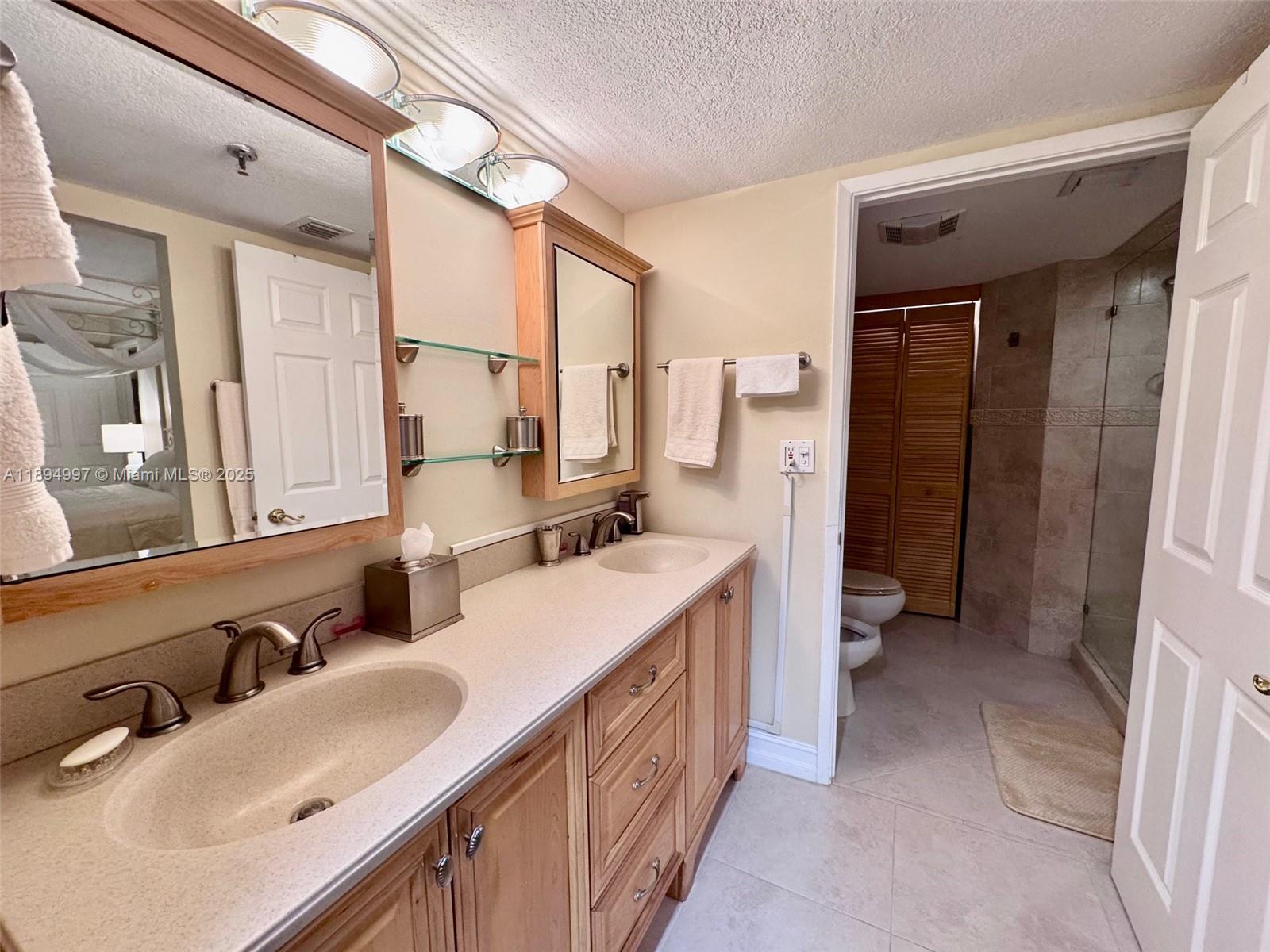 LE TRIANON CONDO - Residential Lease