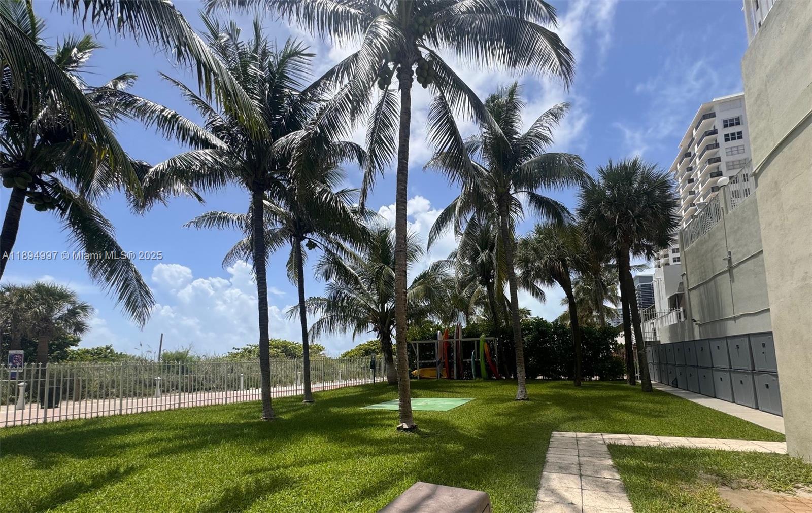 LE TRIANON CONDO - Residential Lease