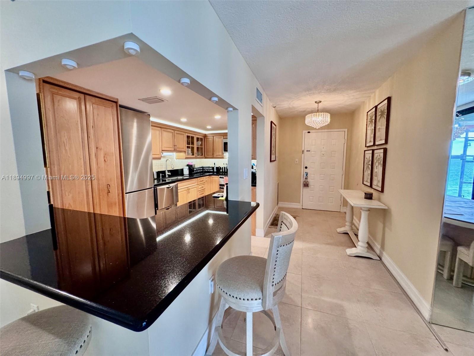 LE TRIANON CONDO - Residential Lease