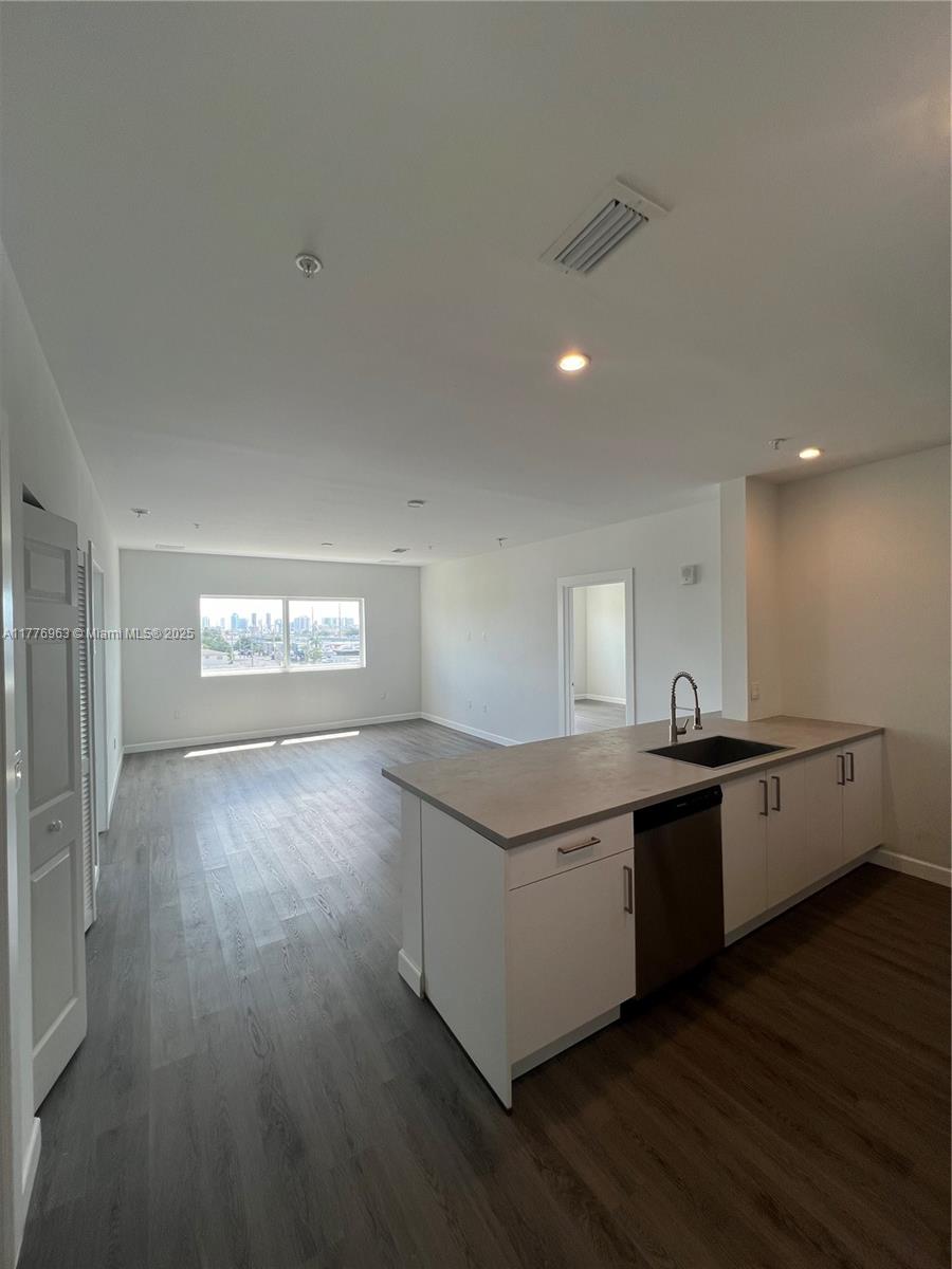 Rental Property at 2311 Nw 22nd Ave 306, Miami, Broward County, Florida - Bedrooms: 1 
Bathrooms: 1  - $2,100 MO.