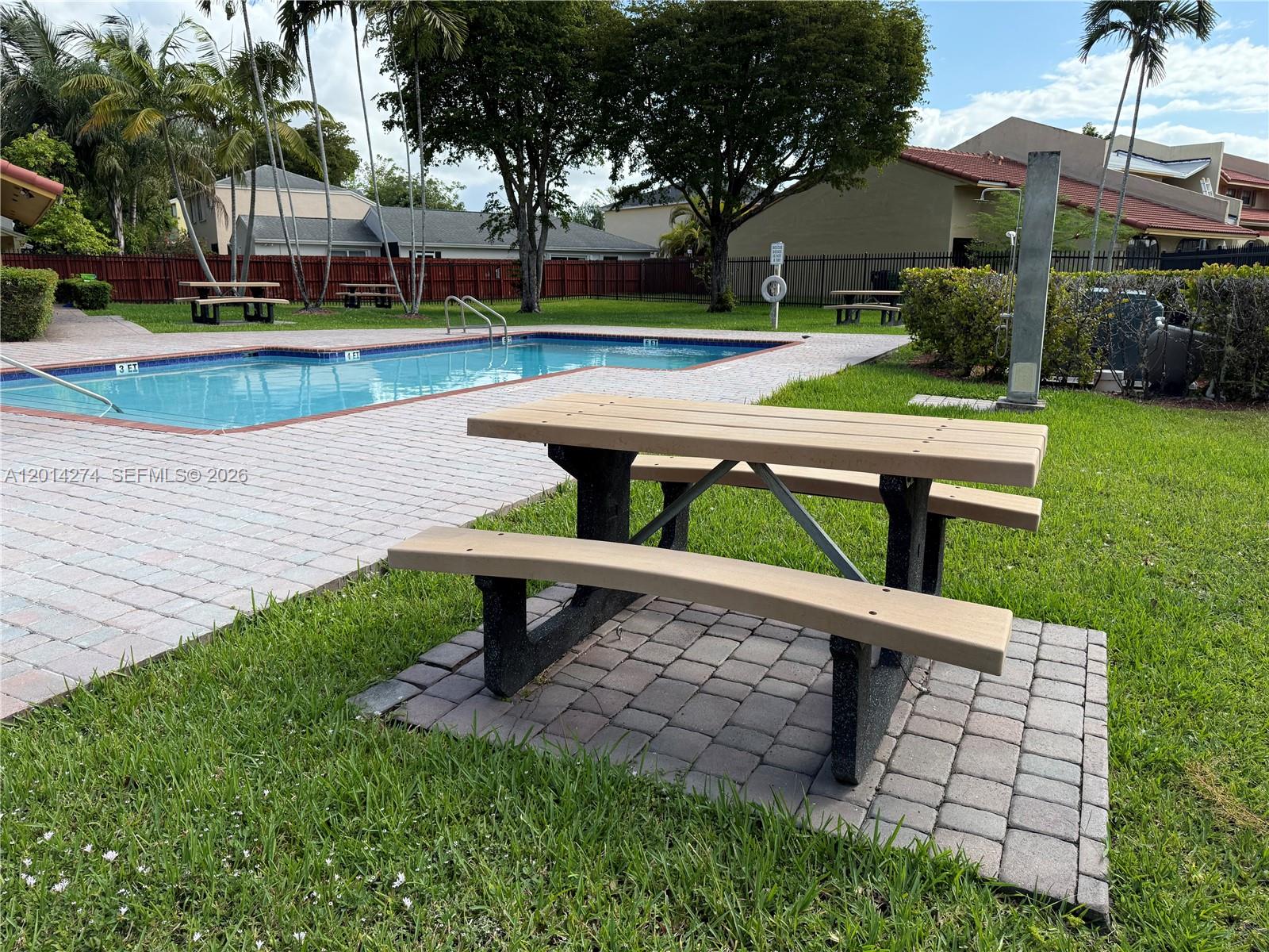 SPRINGFEVER - Residential