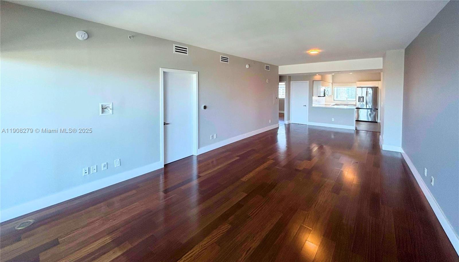 BLUE CONDO - Residential Lease