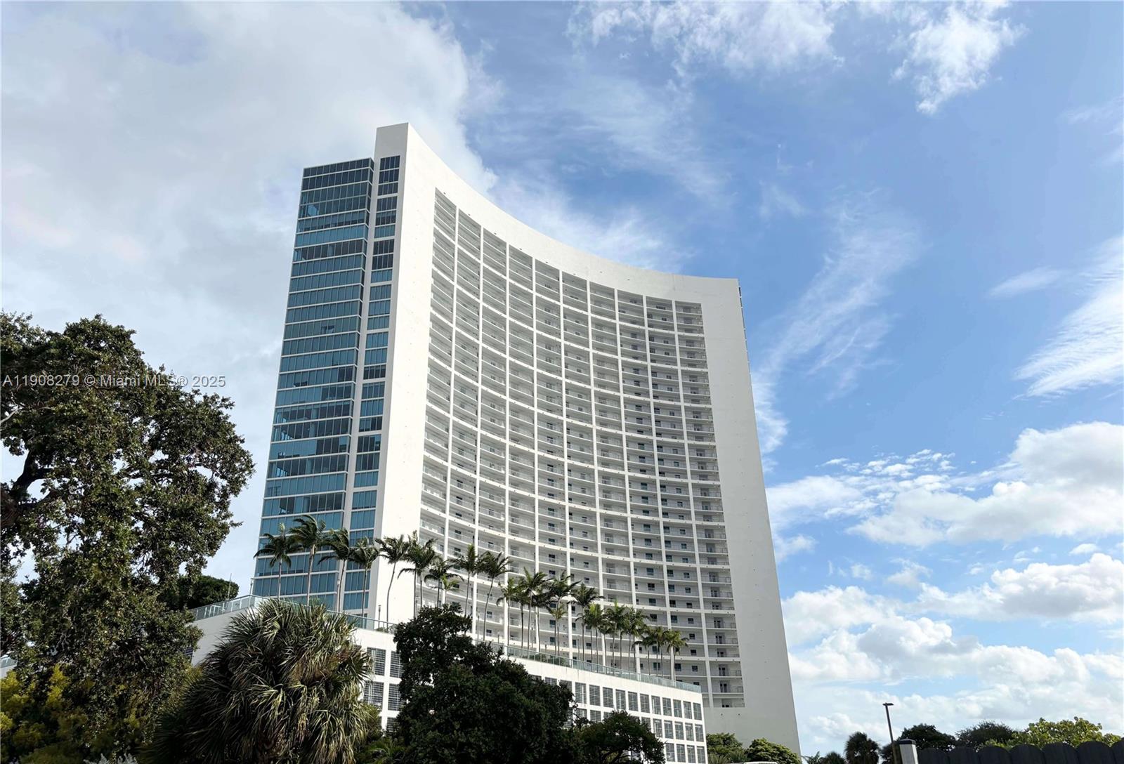 BLUE CONDO - Residential Lease