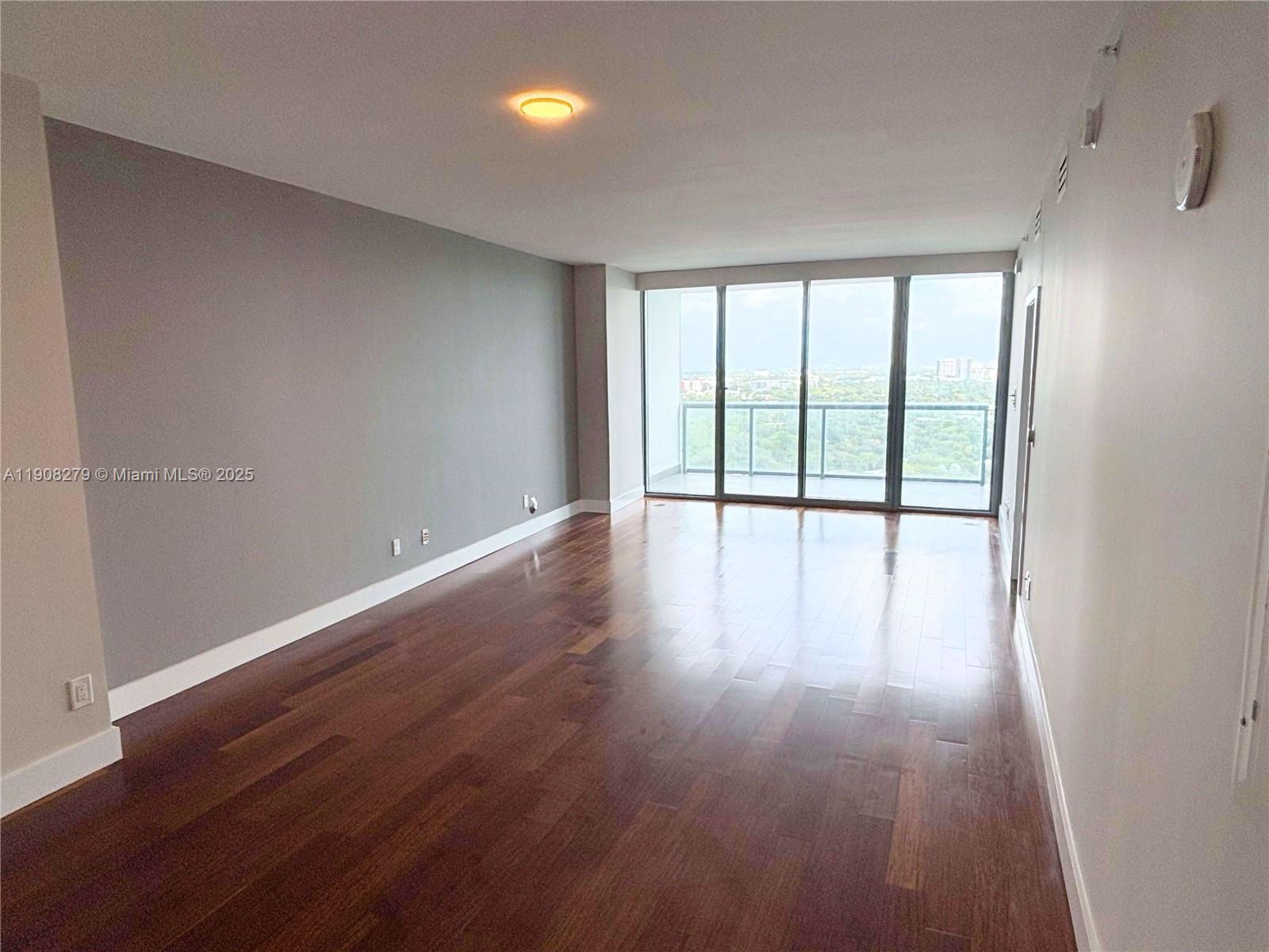 BLUE CONDO - Residential Lease